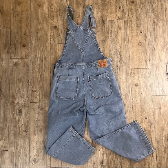 Woman's Levi's Denim Overalls Light Wash Red Tab Size-32 - Picture 3 of 6